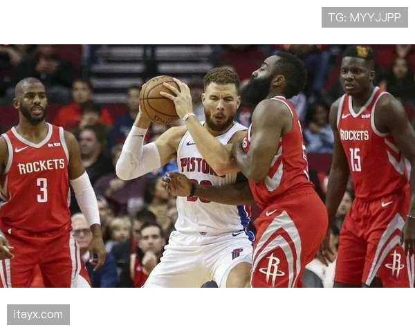 厄德高与芒特无球跑动能力差异及其战术价值解析